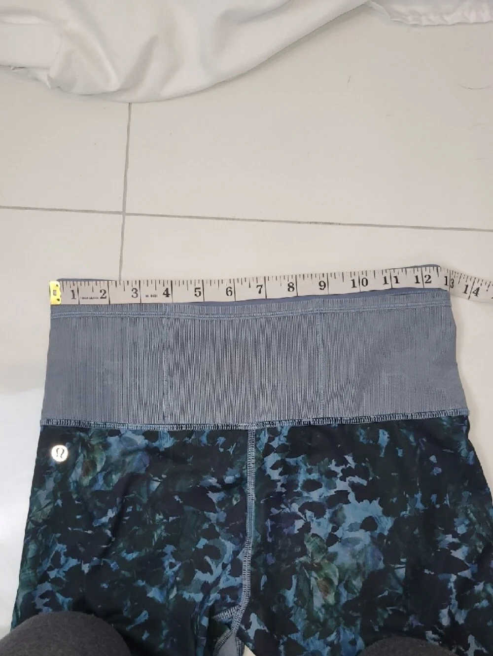 Lululemon Running In The City 7/8 Tight - Floral Backdrop Blue Denim - Size 6 - Picture 9 of 13